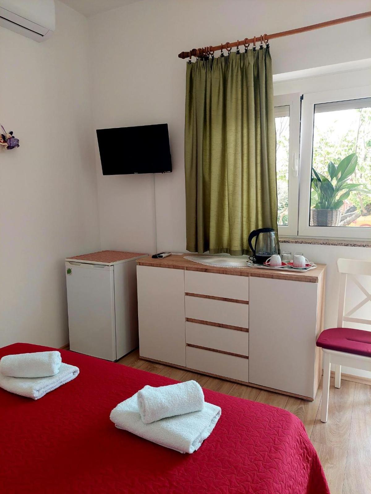 Rooms Hodanić Krk Town Kamer foto